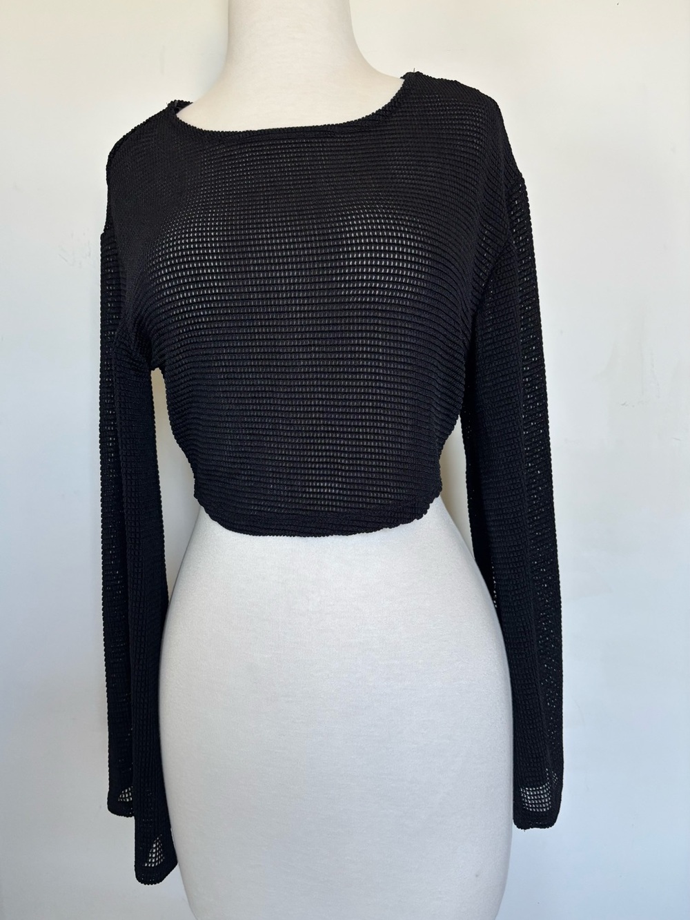 Black Cropped Knit Long-Sleeve Top - size M